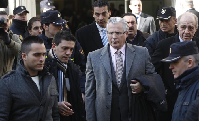 El Juez Baltasar Garzón Sale Del Supremo