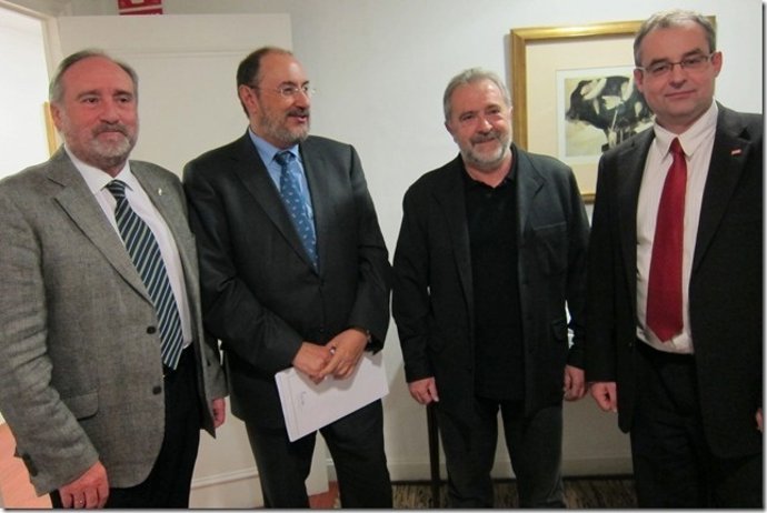 Sindicatos Y Patronal De Cajas