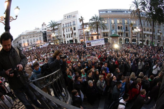 Asistentes A La Manifestación De Febrero Por Ruth Y José.