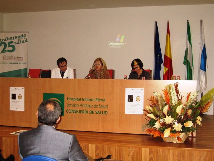 La Delegada De Salud, María José Rico, En Unas Jornadas En El Infanta Elena. 
