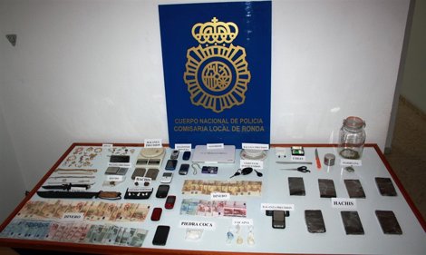 Material Incahutado Por La Policía