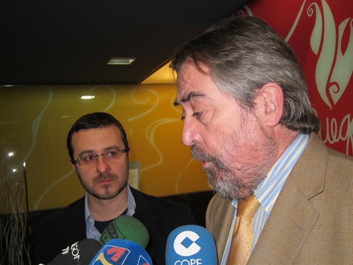 Belloch, Con El Portavoz De Jueces Para La Democracia