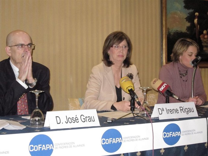 La Conseller De Enseñanza I.Rigau En Una Jornada De Cofapa