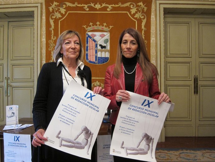 Cristina Klimowitz Y La Directora Provincial De Educación, Manuela Rosellón 