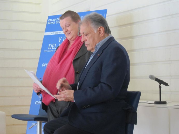 Mehta Y Smichdt En La Rueda De Prensa