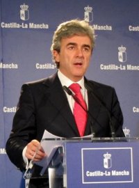 La Junta pide a Page que ponga "orden en su casa" y diga qué haría con el horario laboral si fuera secretario del PSOE