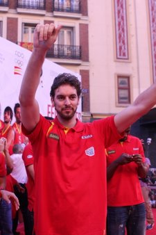 Pau Gasol En La Plaza De Callao (Baloncesto)