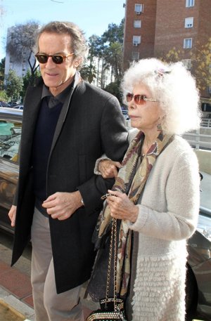 Alfonso Díez Y Cayetana De Alba En Sevilla