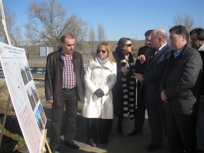 Isabel Carrasco En La Inauguración De Las Obras De Mejora De La LE-5518