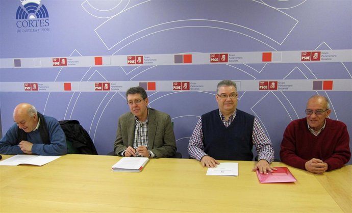Jorge Félix Alonso (PSOE) Con Miembros De La Federación De Jubilados De UGT
