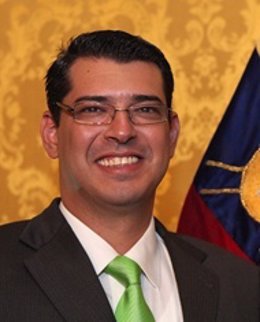 Francisco Hagó, Ministro De La Senami De Ecuador