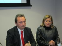 Recio dice que las ayudas a EDM y su situación laboral "son cuestiones que no tienen nada que ver"