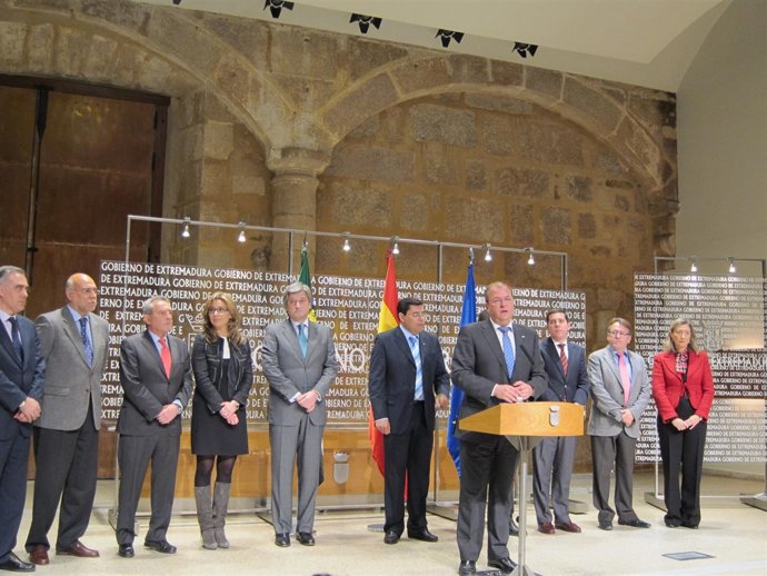 Monago, Sindicatos Y Patronal