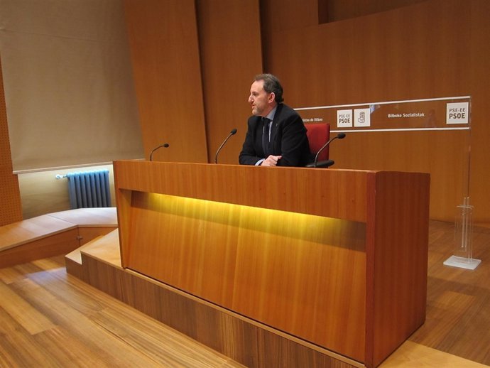 El Portavoz Socialista En Bilbao, Alfonso Gil.