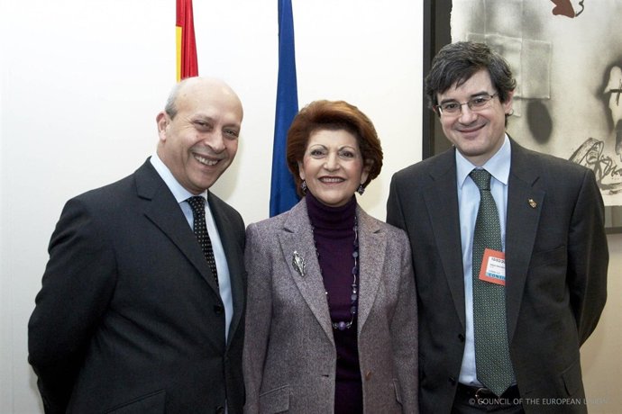 Wert, Vassiliou E Iribas En Bruselas.