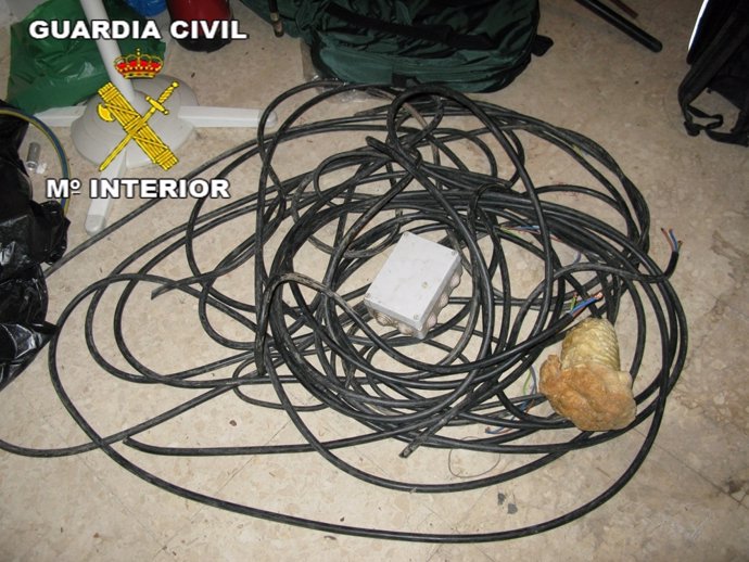 Imagen Del Cable Intervenido Por La Guardia Civil. 