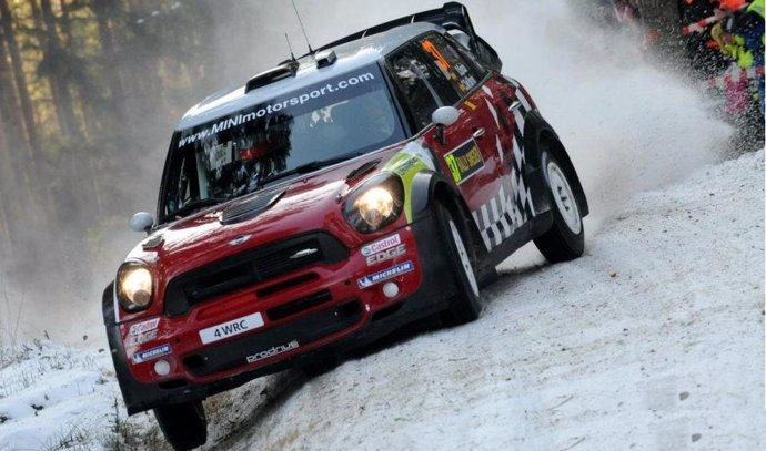 El Piloto Español Dani Sordo En El Rally De Suecia