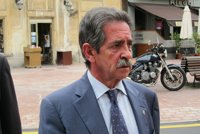 Revilla cree que una reforma de estructuras es más necesaria que la laboral