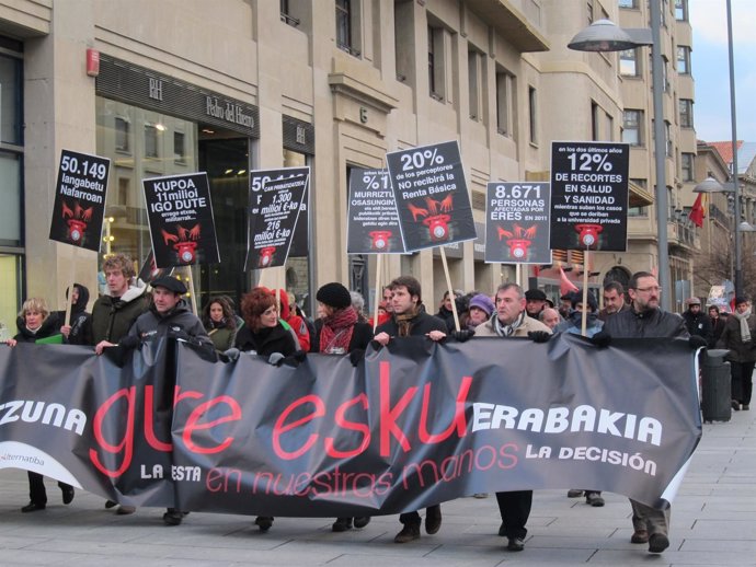 Manifestación De EA, Aralar Y La Izquierda Abertzale Contra Medidas Económicas