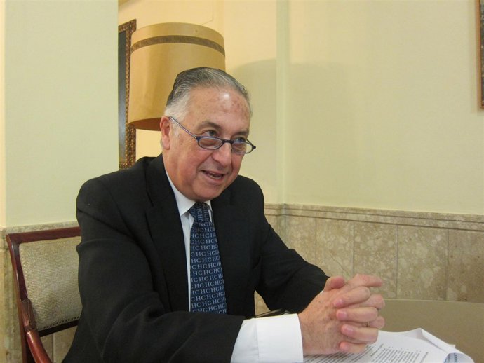 El Subdelegado Del Gobierno En Huelva, Enrique Pérez Viguera.