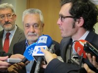 Griñán, "contento" con las listas elaboradas hasta el momento por la inclusión de personas "muy capaces"