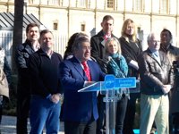 Zoido presenta la lista del PP por Sevilla como "la palanca del cambio que necesita Andalucía"