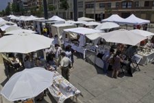 Puestos Del Mercado Artesanal Junto Al CAC Málaga