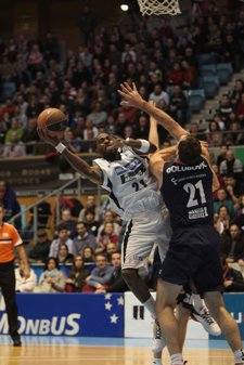 Blusens Monbus-Caja Laboral