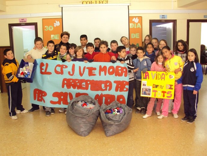 CEIP Juan Vicente Mora De Carlet Recoge 170 Kg De Tapones Para Ayudar A Aitana