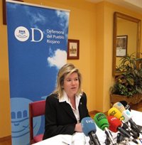 La Defensora del Pueblo Riojano presenta su renuncia al presidente del Parlamento regional
