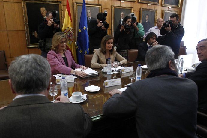 Bañez Se Reúne Con Los Sindicatos