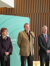 De la Chica augura "poco tiempo" a Wert en el cargo y le acusa de ser "un peligro para la educación pública"