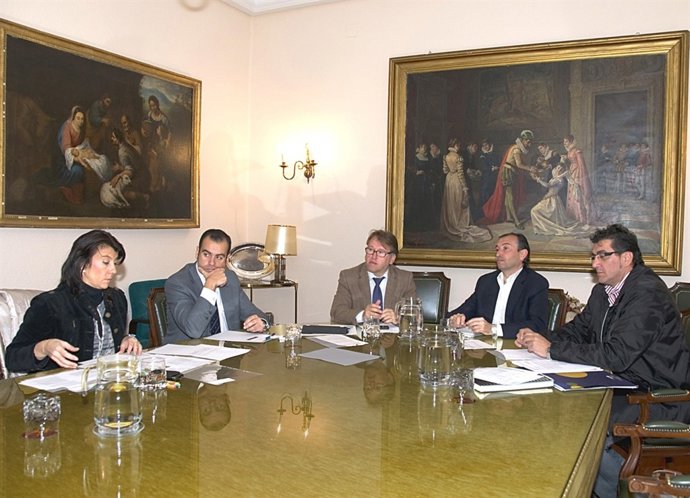 Reunión Sobre Obras En La Diputación