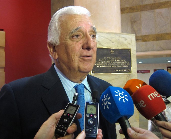 El Presidente De La CEA, Santiago Herrero, Atiende Hoy A Los Medios