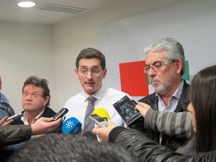 Sanchez Teruel (PSOE) Junto A Los Líderes Sindicales, Juan Pallarés Y José Ginel