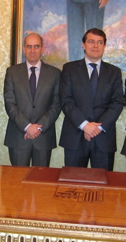 Javier Iglesias (Izq) Y Fernández Mañueco (Drcha.)