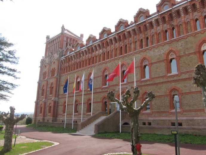 Seminario Mayor De La Universidad Pontificia De Comillas