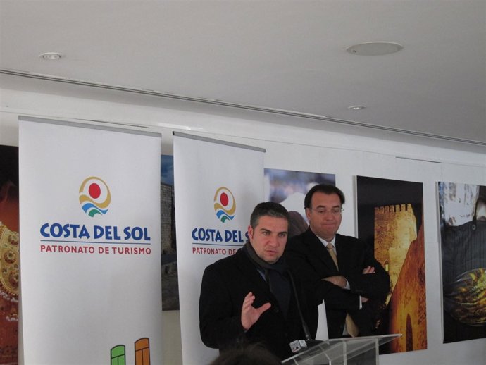 El Presidente Del Patronato, Elías Bendodo, Y El Gerente, Arturo Bernal