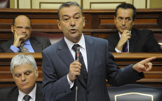 El Presidente Del Gobierno De Canarias, Paulino Rivero