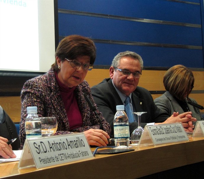 La Consejera De Obras Públicas Y Vivienda, Josefina Cruz Villalón, En La CEA