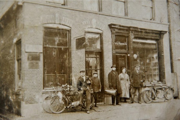 Primer Concesionario De Chevrolet En Europa 