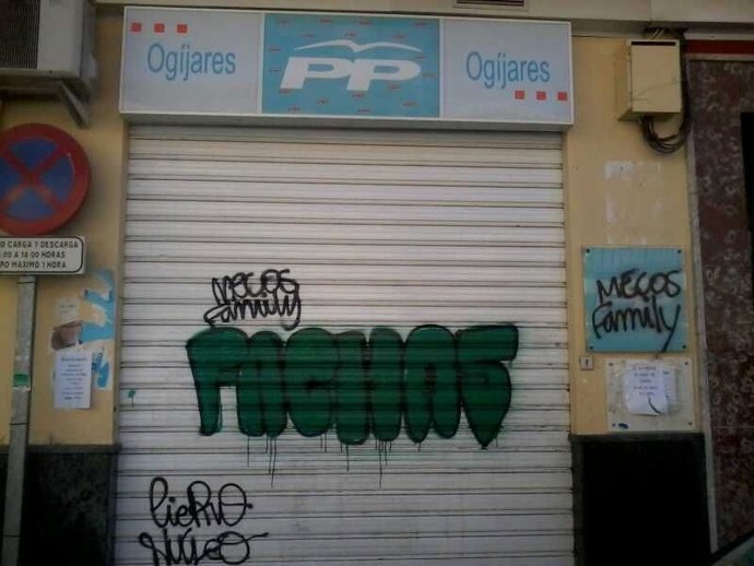 Pintadas En La Sede Local Del PP De Ogíjares