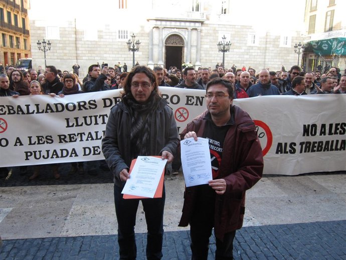Protesta De Trabajadores De TMB En Plaza Sant Jaume