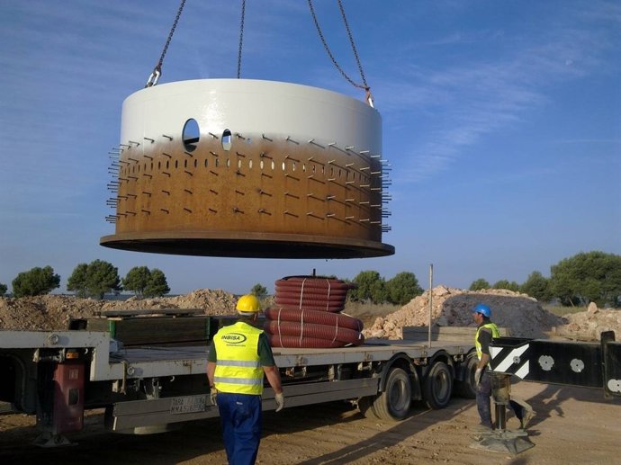 Imagen De La Construcción De Un Parque Eólico