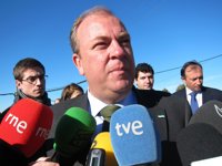 Monago pide a Gallardo que "se ocupe de sus cosas" porque los funcionarios tienen que hacer su trabajo "sin presión"