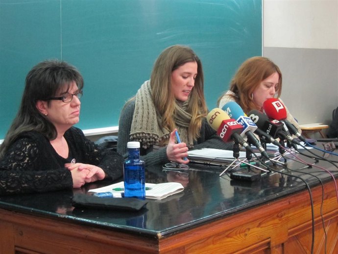 Portavoces Pudup Xus Nuñez (PAS), Gisela Camarero(Estudiante), Clara Camps (PDI)
