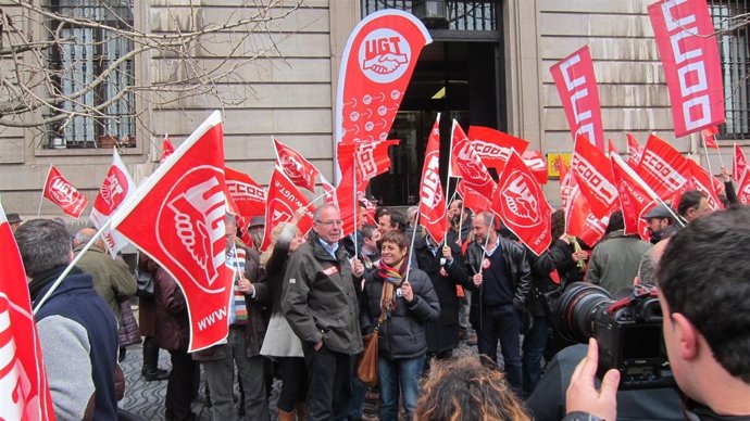 Protesta Contra La Reforma Laboral Frente A La Delegación De Gobierno