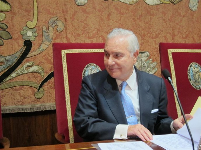 El Presidente Del CGPJ, Carlos Dívar, En La Universidad De Navarra.