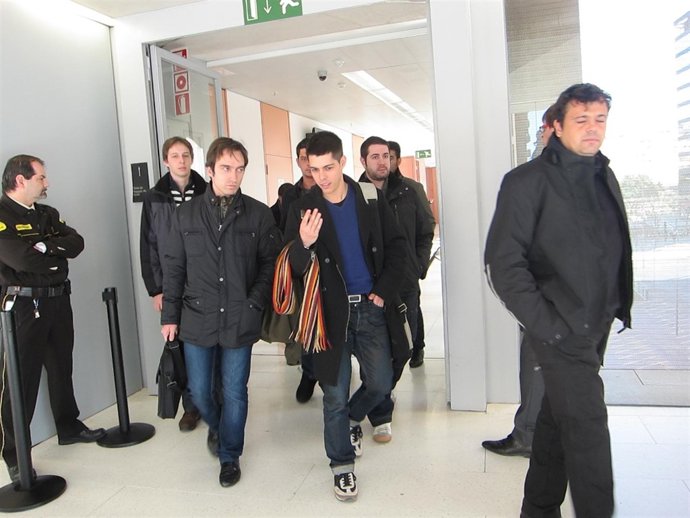 Exalumnos De Top Fly Acuden Al Juicio A La Empresa