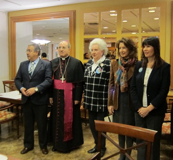 La Infanta Pilar De Borbón Preside La Inauguración Del Rastrillo De Nuevo Futuro